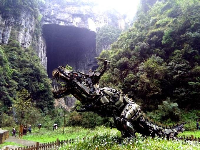 武隆天坑地缝还是《满城尽带黄金甲》和《变形金刚4》的取景地,由