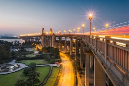 华东五市+苏沪杭三大夜景+双水乡“荡口+乌镇”双飞5日游