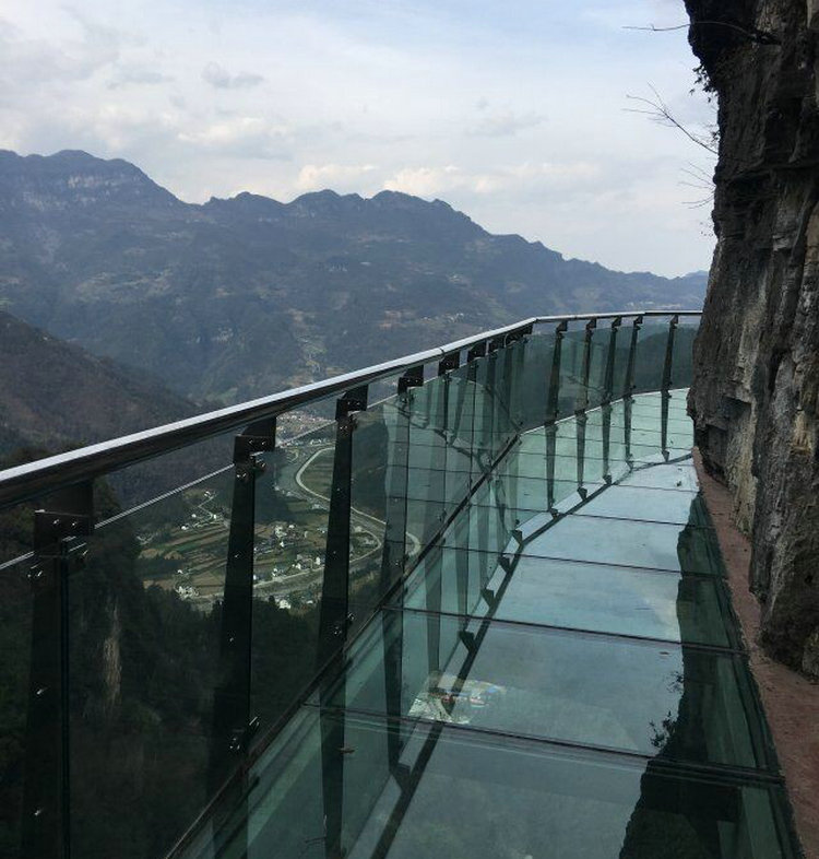 宜昌旅遊景點方山景區建成全國zui長玻璃棧道