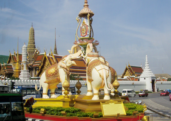 泰国旅游攻略必去十大景点 c004.jpg